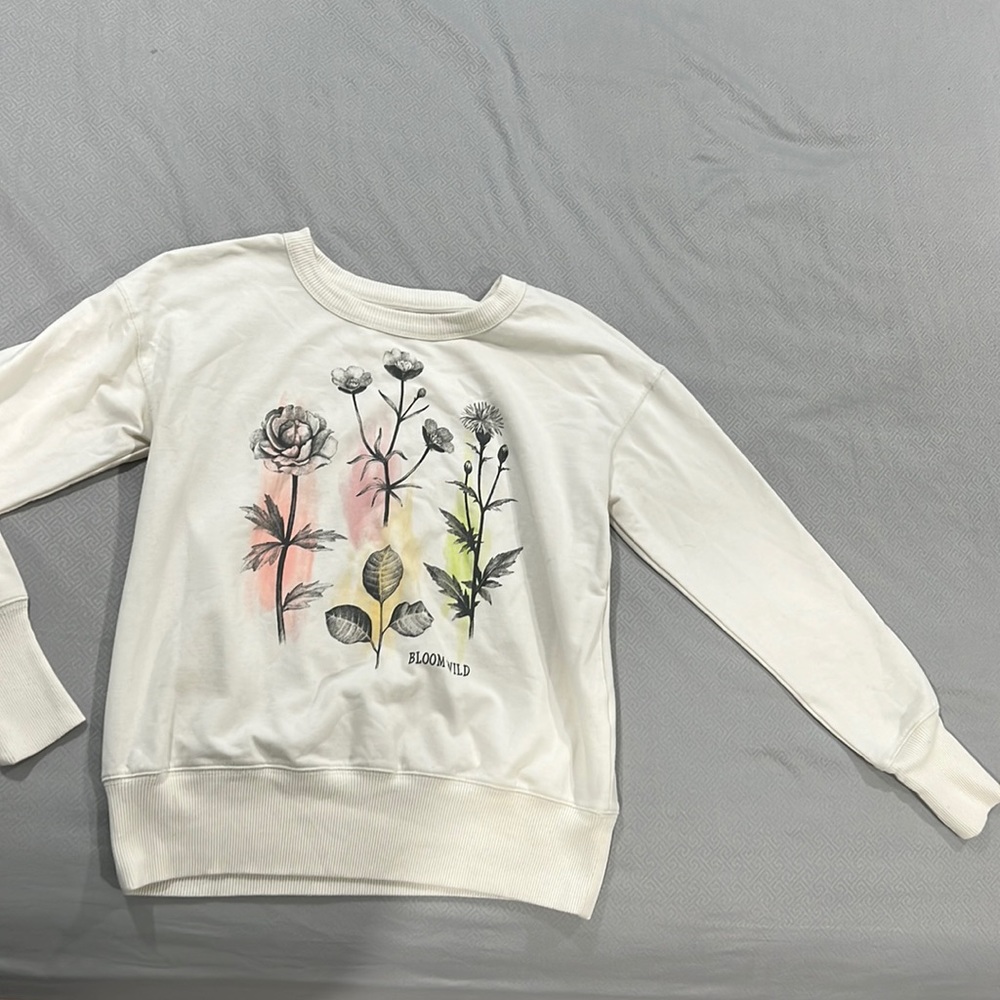 Fifth Sun. Small. Crew Neck.